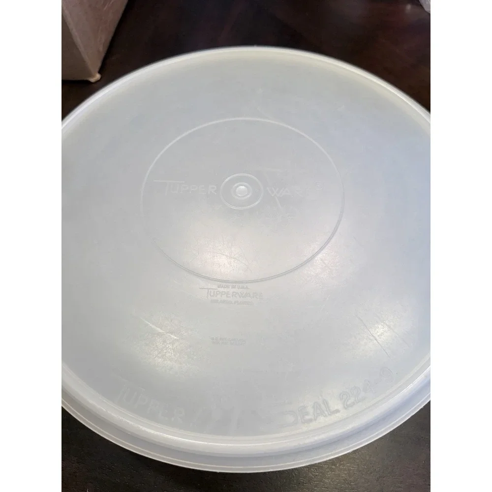 Vintage Tupperware Pie Carrier Round Lid 224-9 242-1